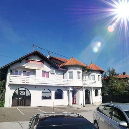 Prenociste Samir 호텔 Gradacac 외부 사진